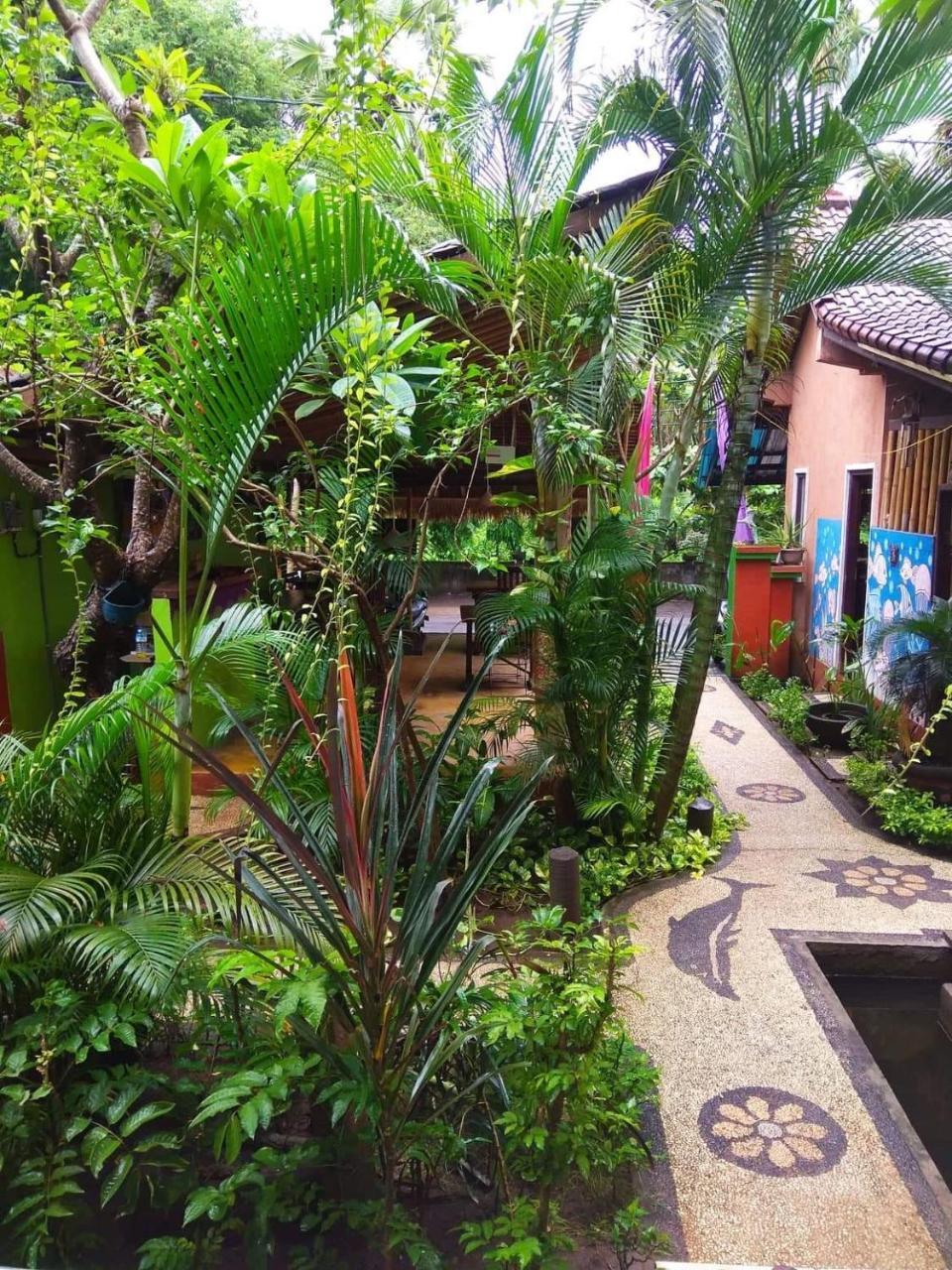 Rumahku Homestay Αμέντ Εξωτερικό φωτογραφία